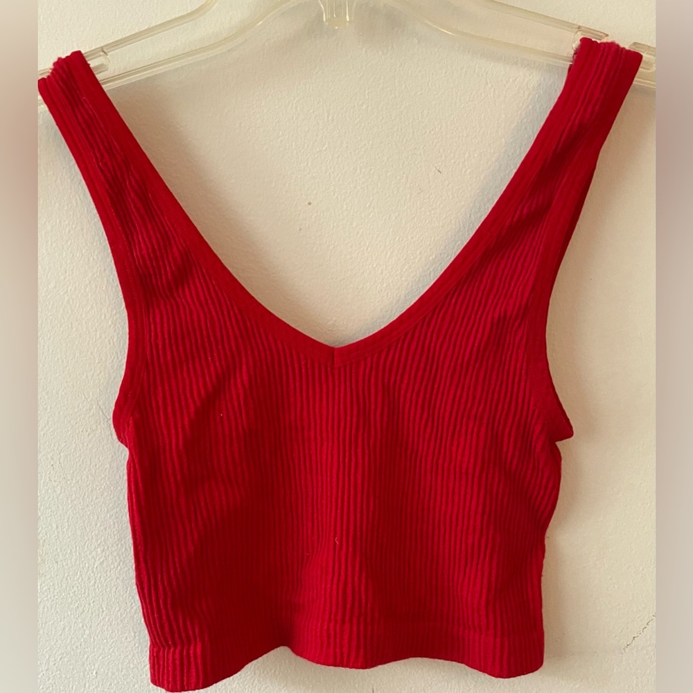 Red Ribbed Women's Cropped Tank Top